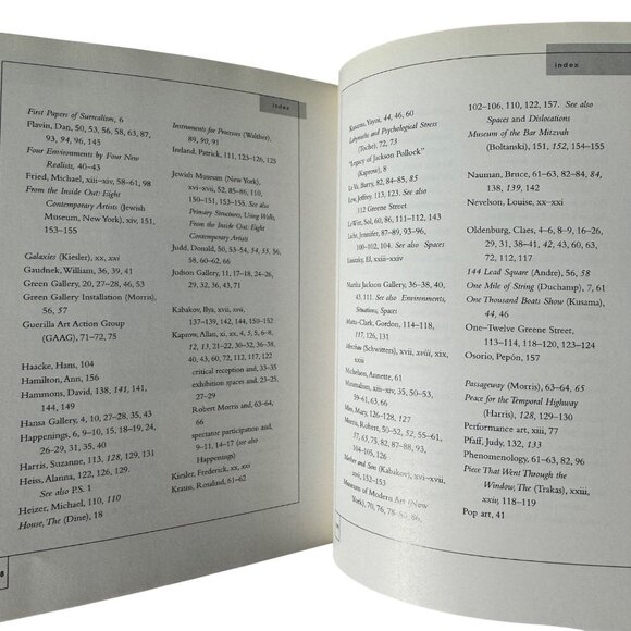 From Margin To Center Installation Art Academic Book By Julie H Reiss 1999 HCDJ - Picture 16 of 16